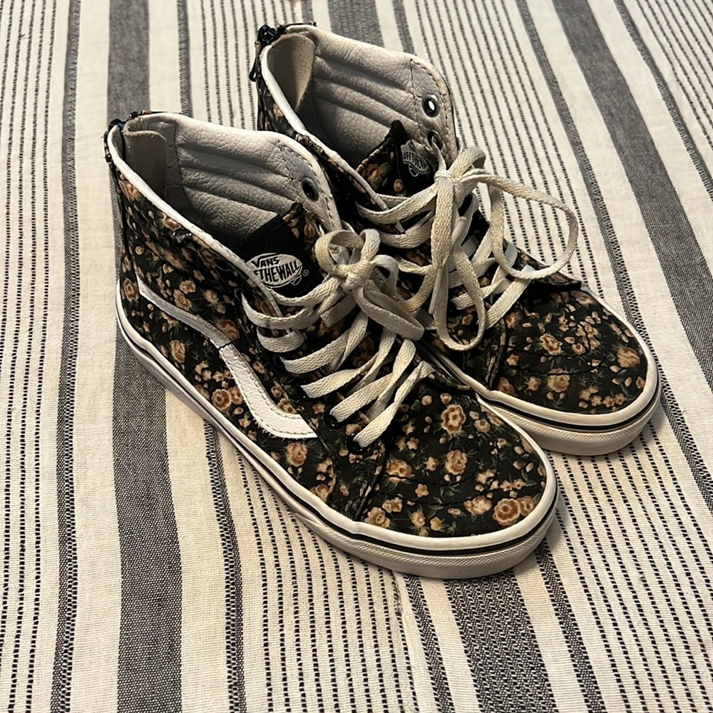 Girls Floral High Top Vans